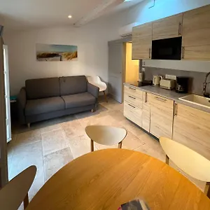 https://holiday-in-arles-appartement-de-lamphitheatre.fr-provencehotel.com